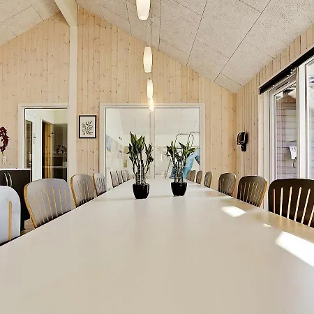 18 Person In * Vejby